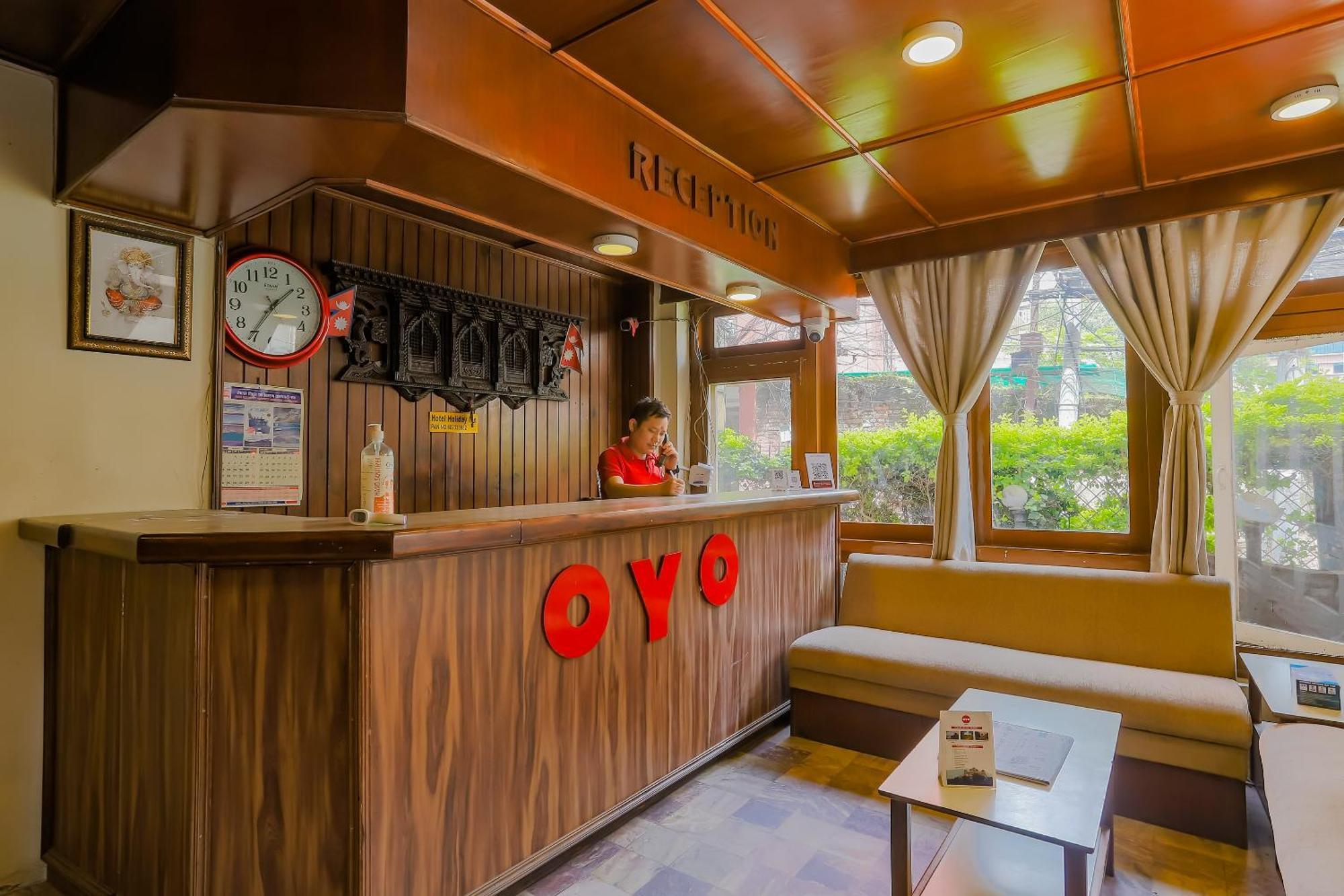 Oyo 795 Hotel Holiday Inn Kathmandu Exteriör bild