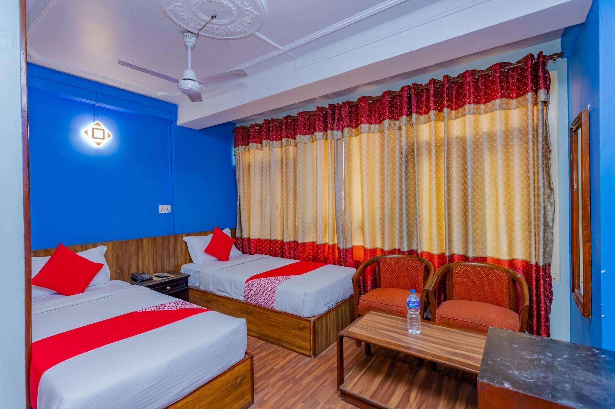Oyo 795 Hotel Holiday Inn Kathmandu Exteriör bild