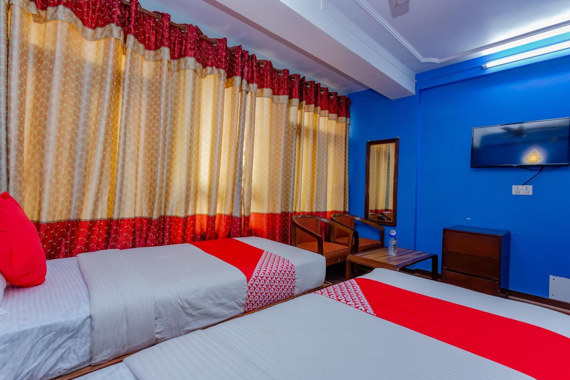 Oyo 795 Hotel Holiday Inn Kathmandu Exteriör bild