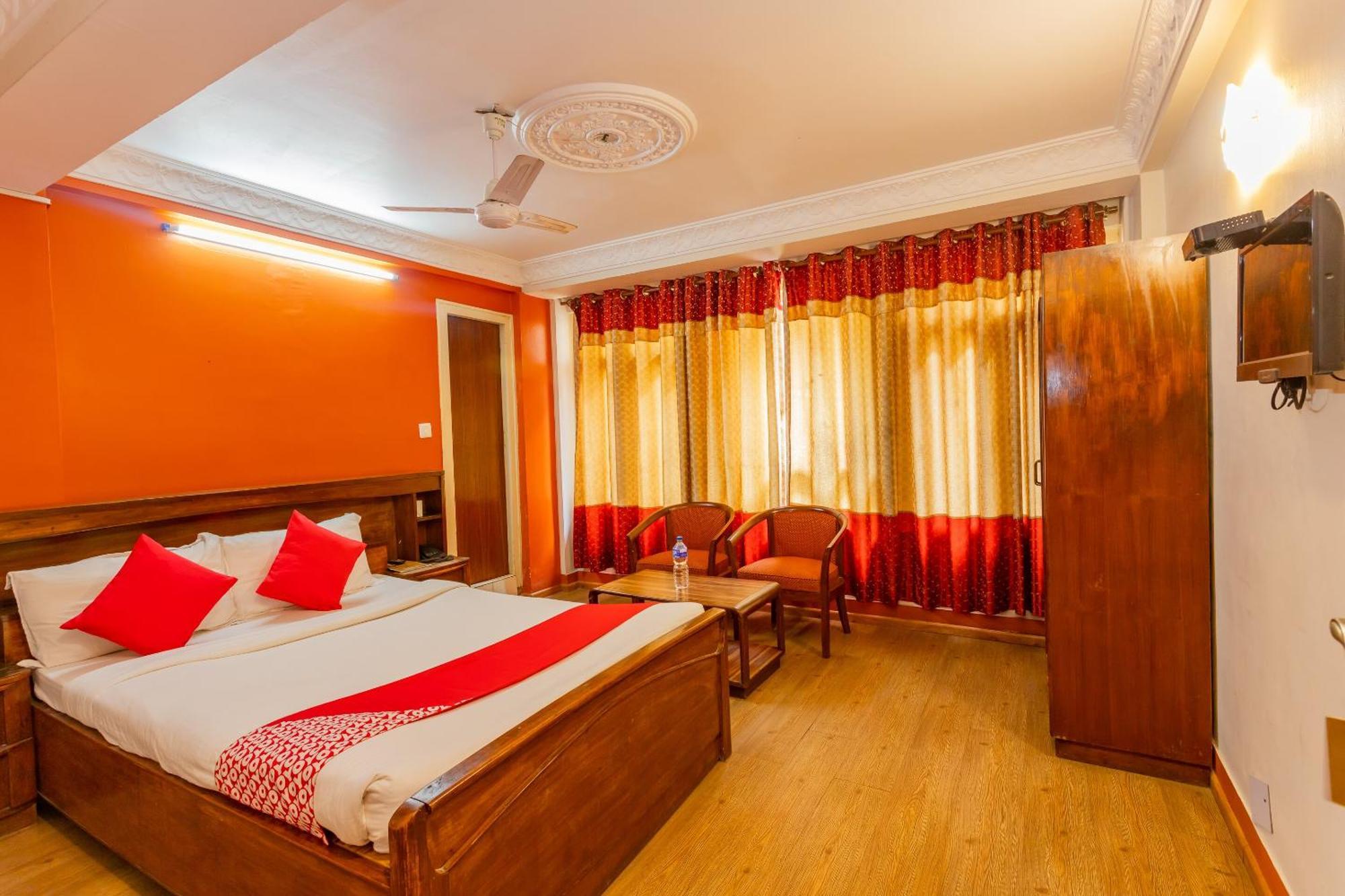 Oyo 795 Hotel Holiday Inn Kathmandu Exteriör bild